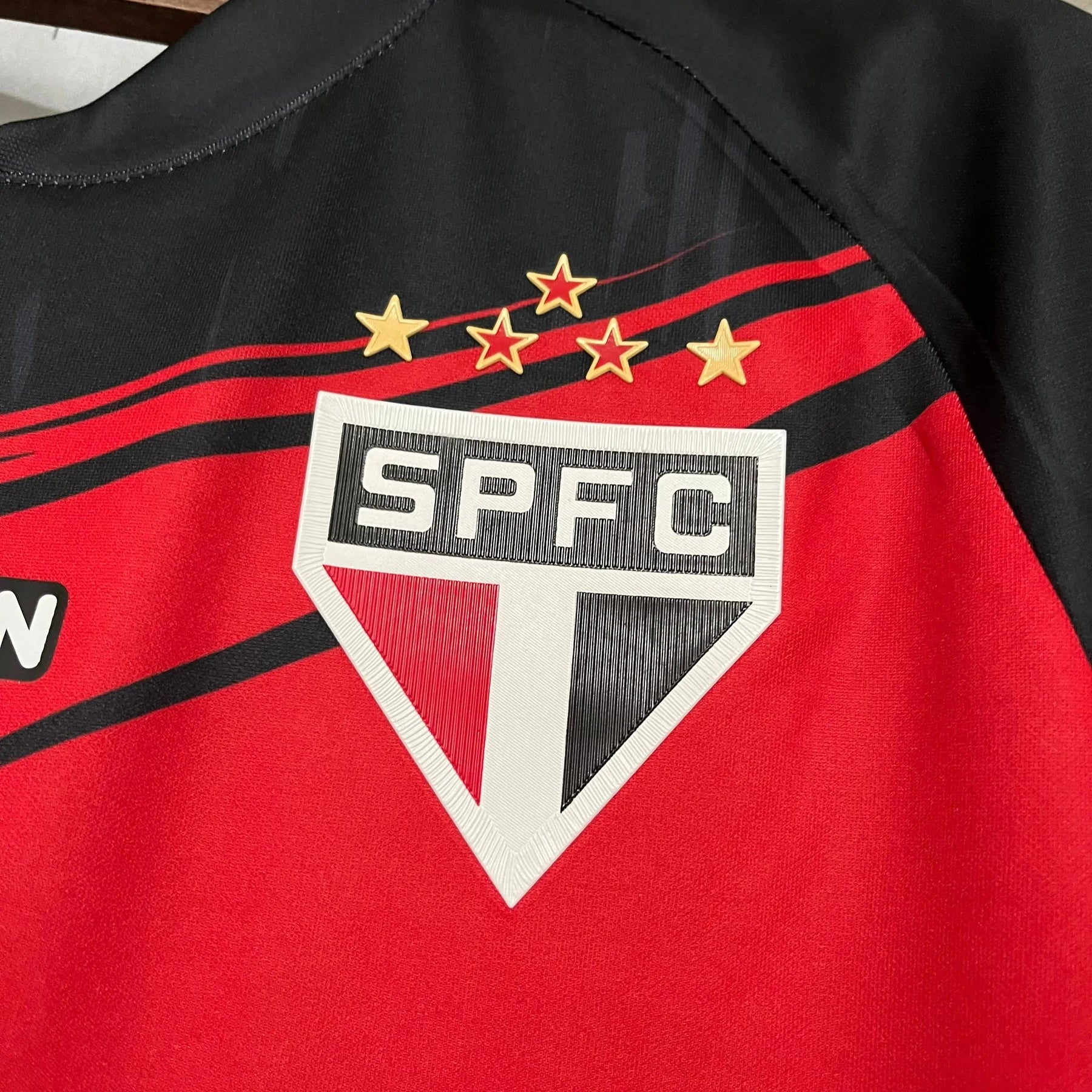 "Camisa São Paulo Treino 25/26 - Torcedor Masculina Preta e Vermelha - Netmantos"