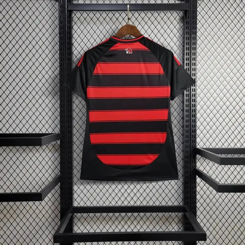 "Camisa Flamengo Home 25/26 - Torcedor Feminina + Patrocínios - Netmantos"