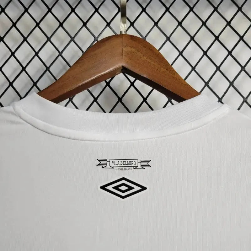 "Camisa Santista Home 24/25 - Torcedor Masculina Branca + Patrocínios - Netmantos"