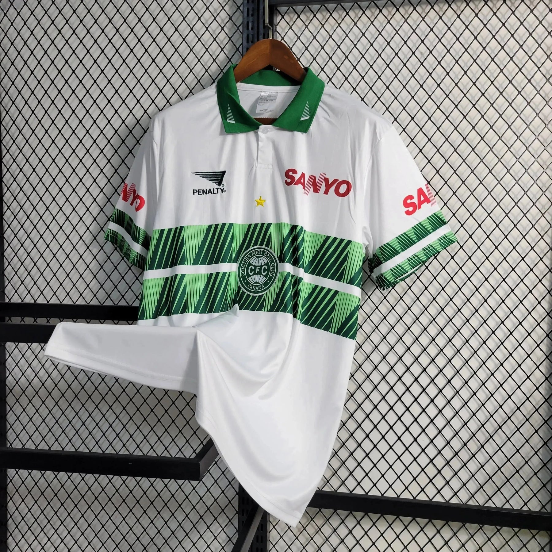 "Camisa Coritiba Retrô 1997/98 - Torcedor Masculina Branca e Verde - Netmantos"
