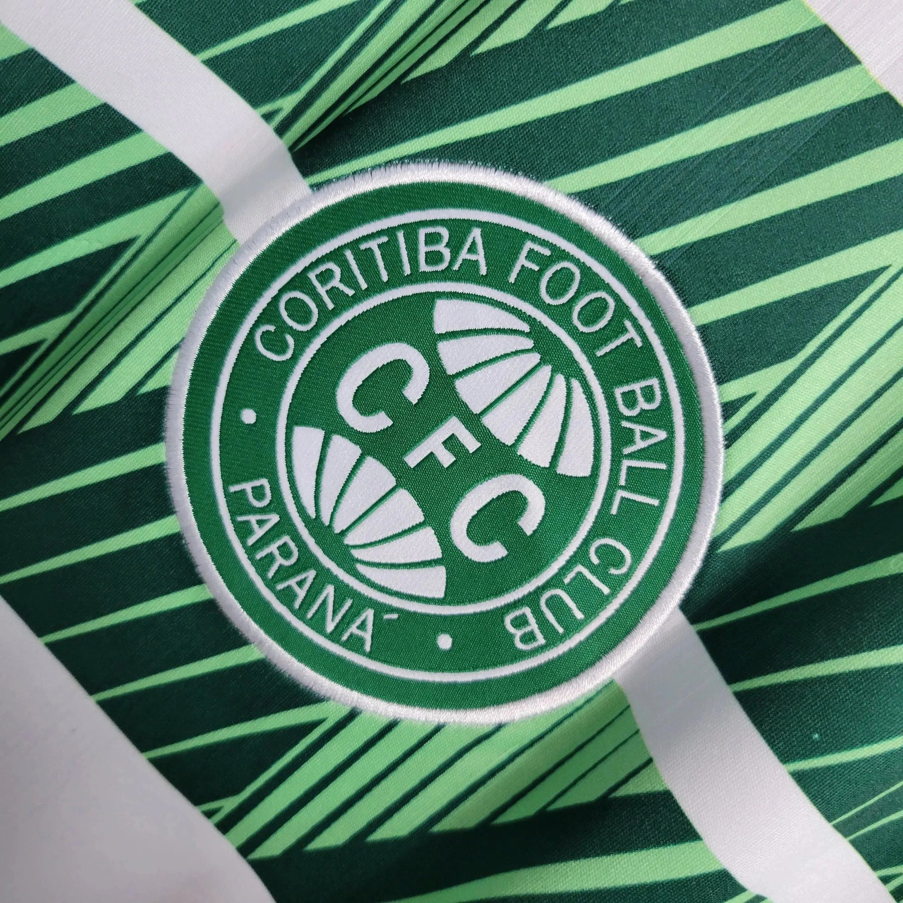 "Camisa Coritiba Retrô 1997/98 - Torcedor Masculina Branca e Verde - Netmantos"