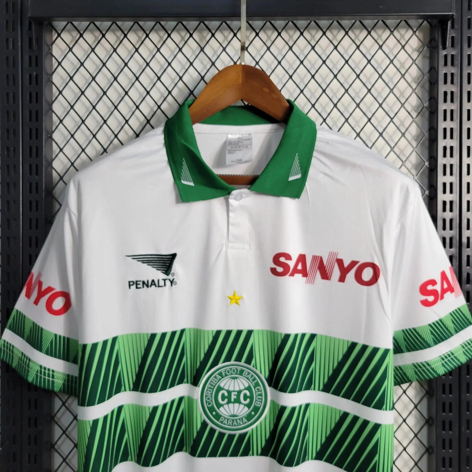 "Camisa Coritiba Retrô 1997/98 - Torcedor Masculina Branca e Verde - Netmantos"