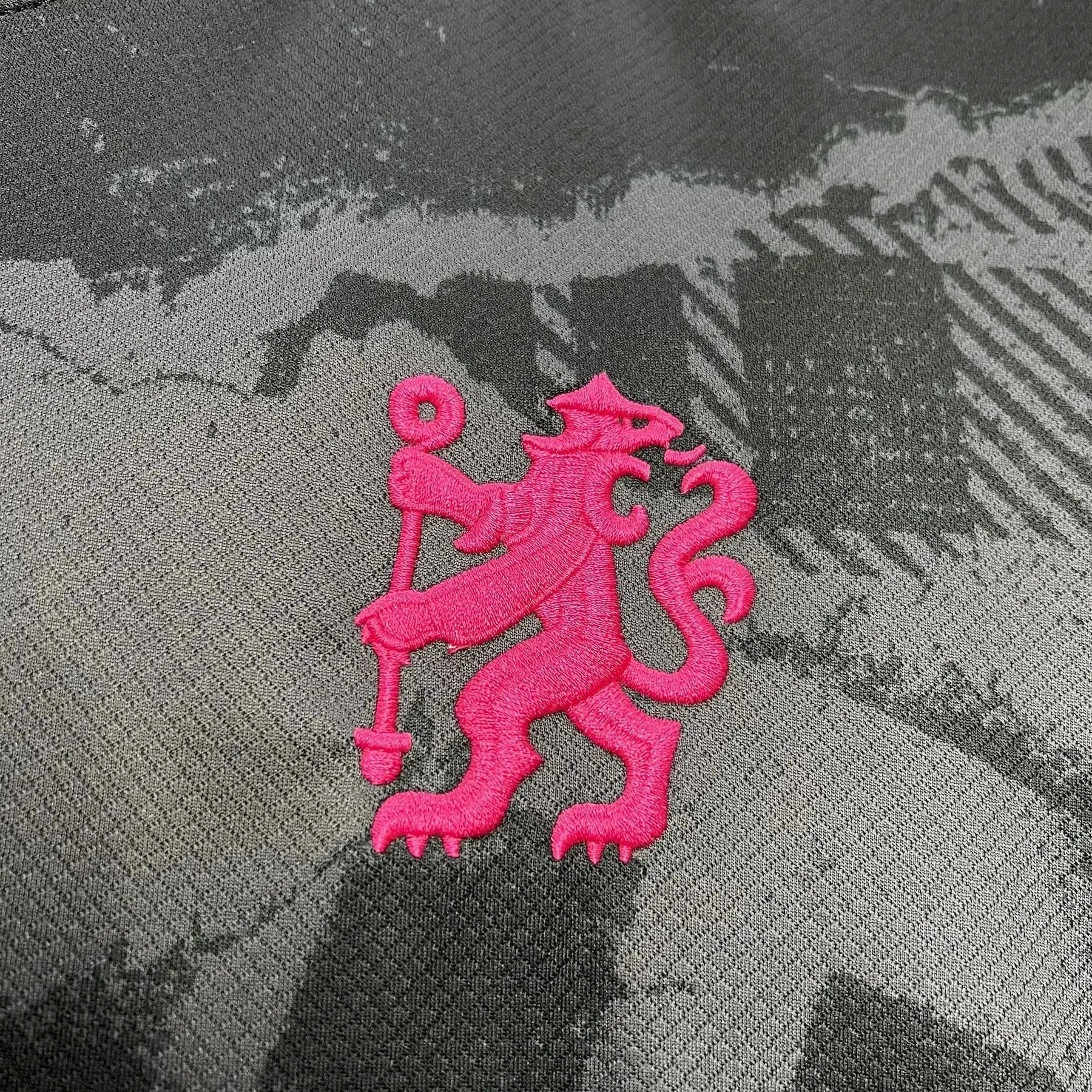 "Camisa Chelsea Third Away 24/25 - Torcedor Masculina Preta e Rosa - Netmantos"