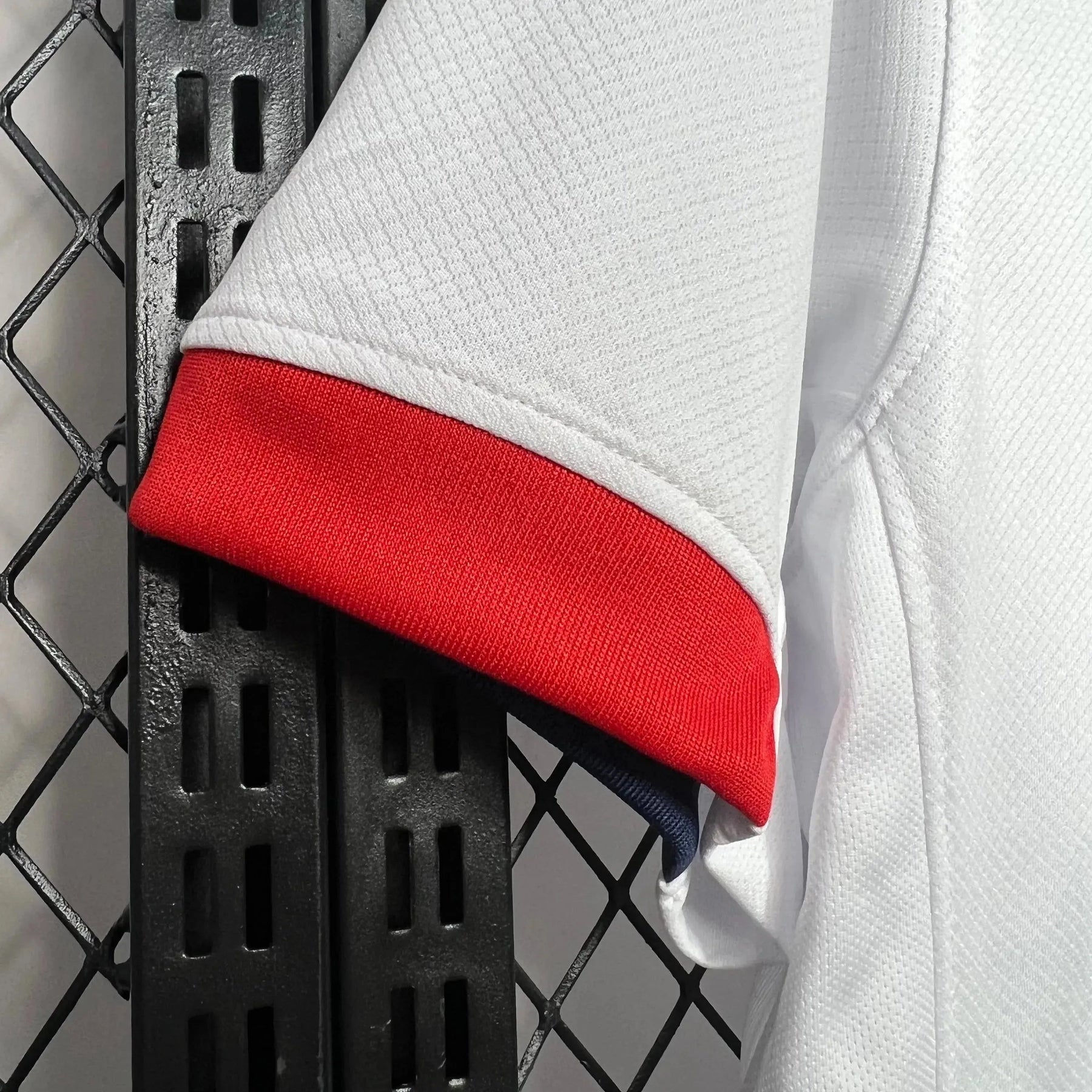 "Camisa PSG Away 24/25 - Torcedor Masculina Branca - Netmantos"