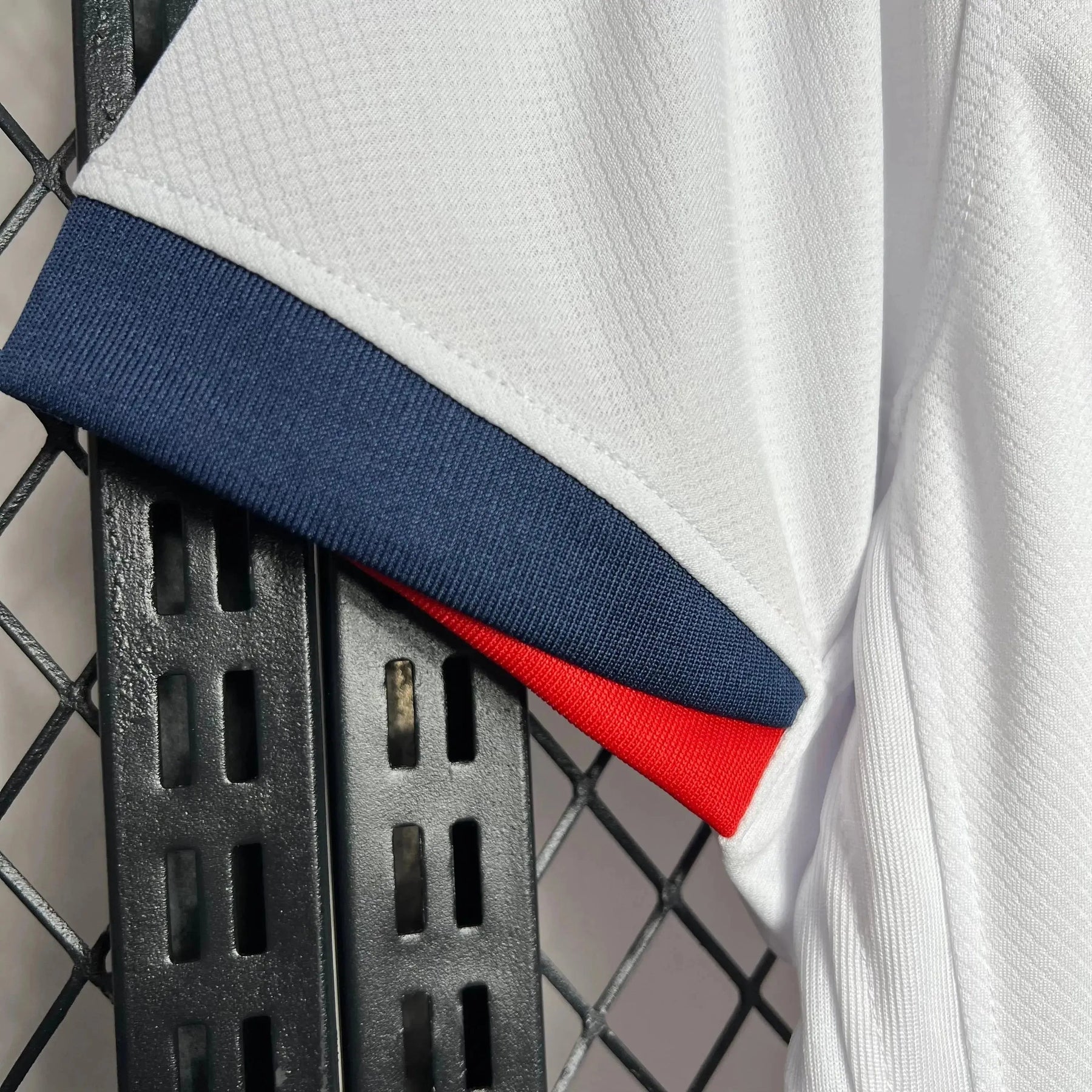 "Camisa PSG Away 24/25 - Torcedor Masculina Branca - Netmantos"