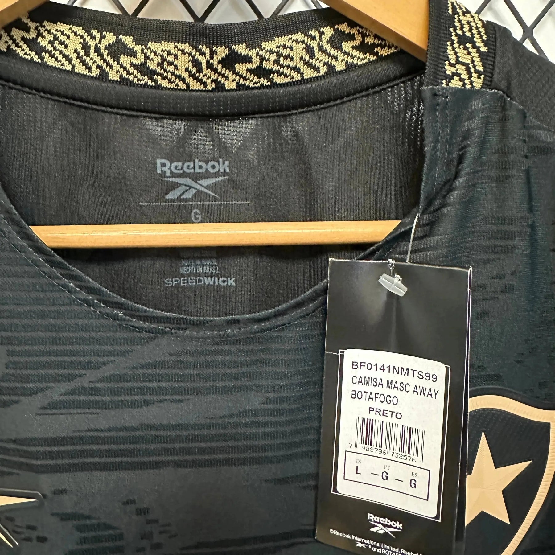 "Camisa Bota Fogo Away 24/25 - Torcedor Masculina Preta e Dourada + Patrocínios - Netmantos"