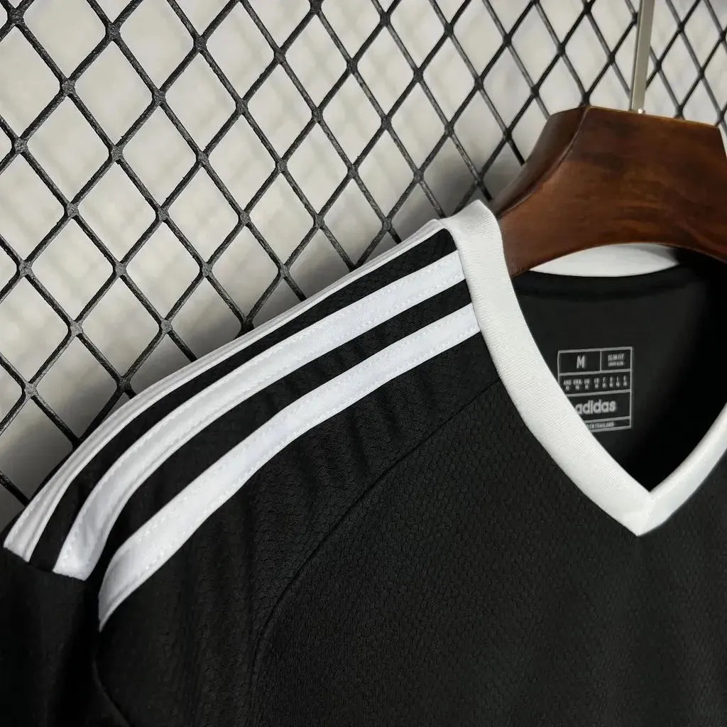 "Camisa Real Madrid Treino 24/25 - Torcedor Masculina Preta - Netmantos"