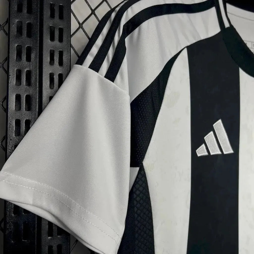 "Camisa Juventus Home 24/25 - Torcedor Masculina Preta e Branca - Netmantos"