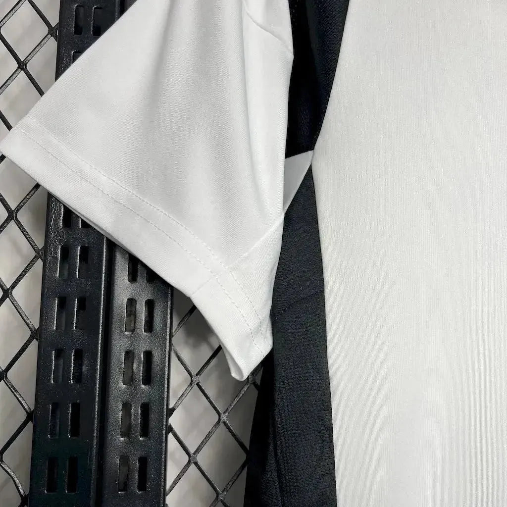 "Camisa Juventus Home 24/25 - Torcedor Masculina Preta e Branca - Netmantos"