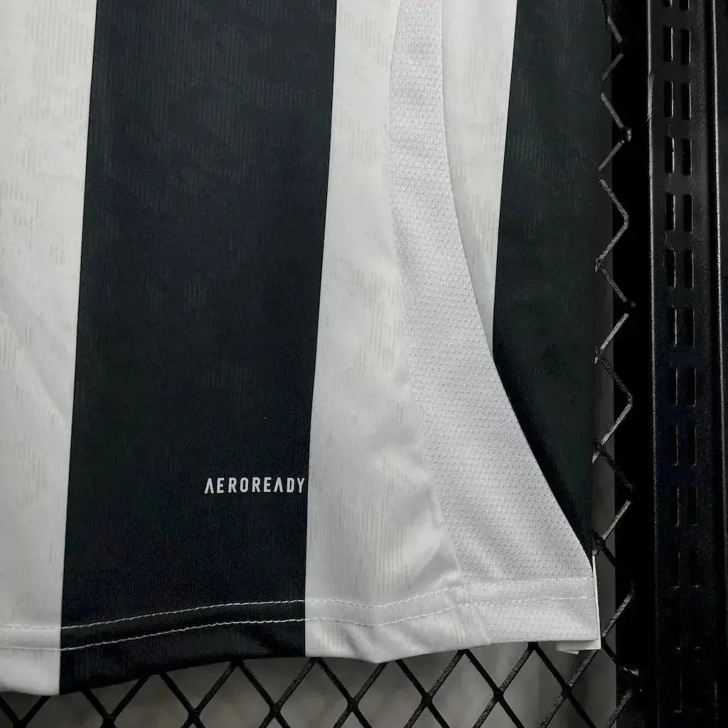 "Camisa Juventus Home 24/25 - Torcedor Masculina Preta e Branca - Netmantos"