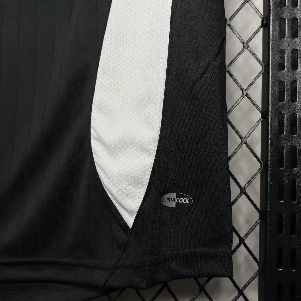 "Camisa Real Madrid Retrô Third Away 2006/07 - Torcedor Masculina Preta - Netmantos"