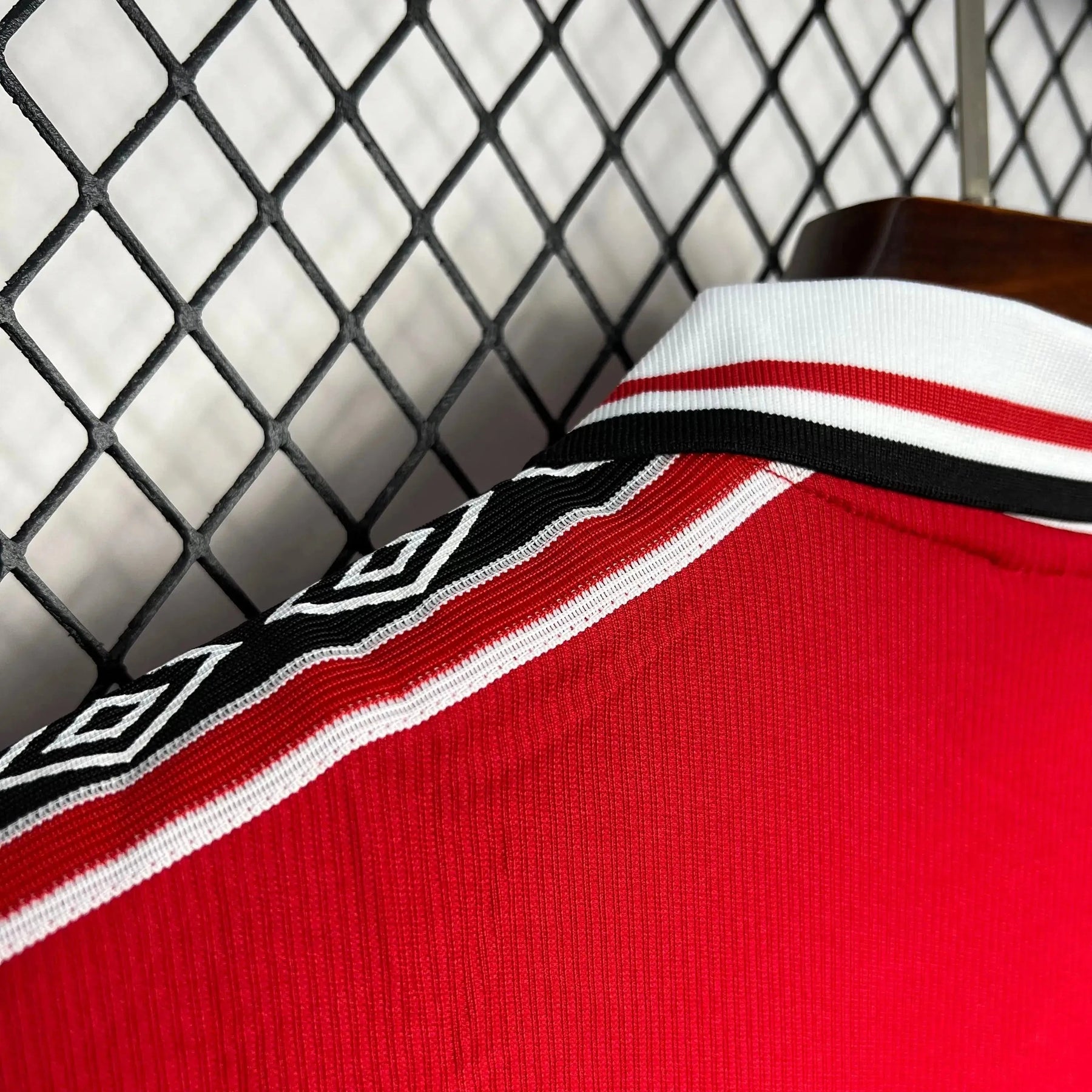"Camisa Manchester United Retrô Home 1998/99 - Torcedor Masculina Vermelha - Netmantos"