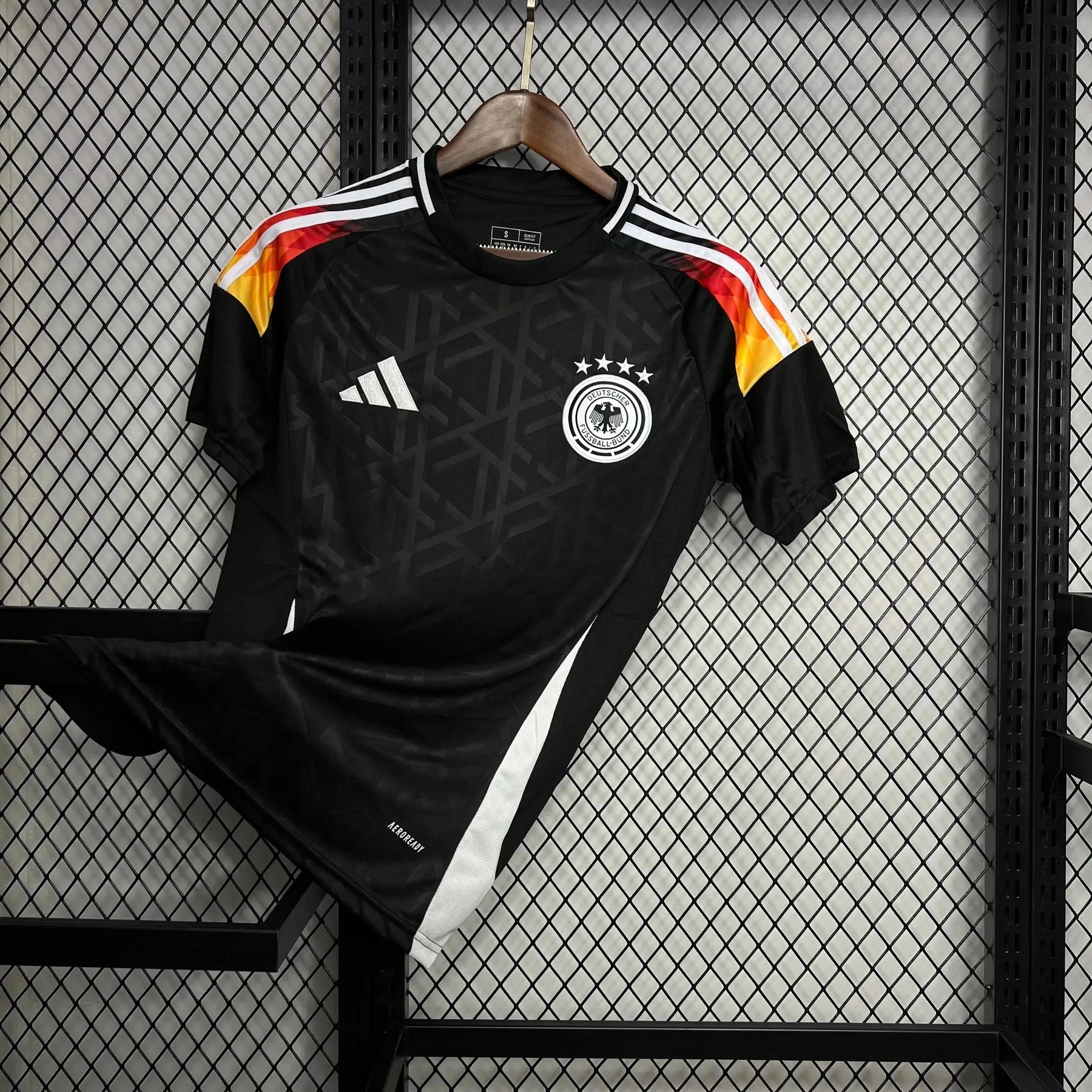 "Camisa Alemanha Edição Especial Home 24/25 - Torcedor Masculina Preta - Netmantos"