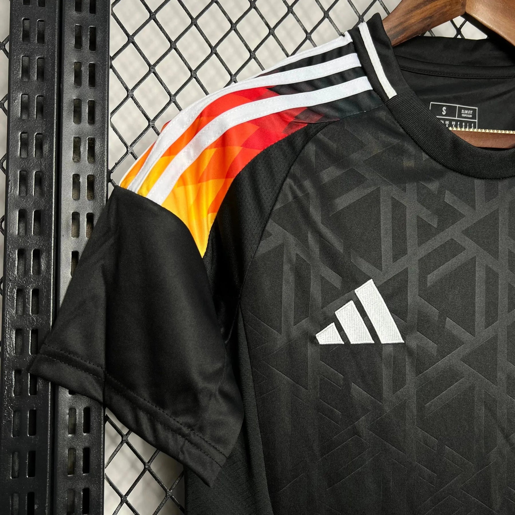 "Camisa Alemanha Edição Especial Home 24/25 - Torcedor Masculina Preta - Netmantos"