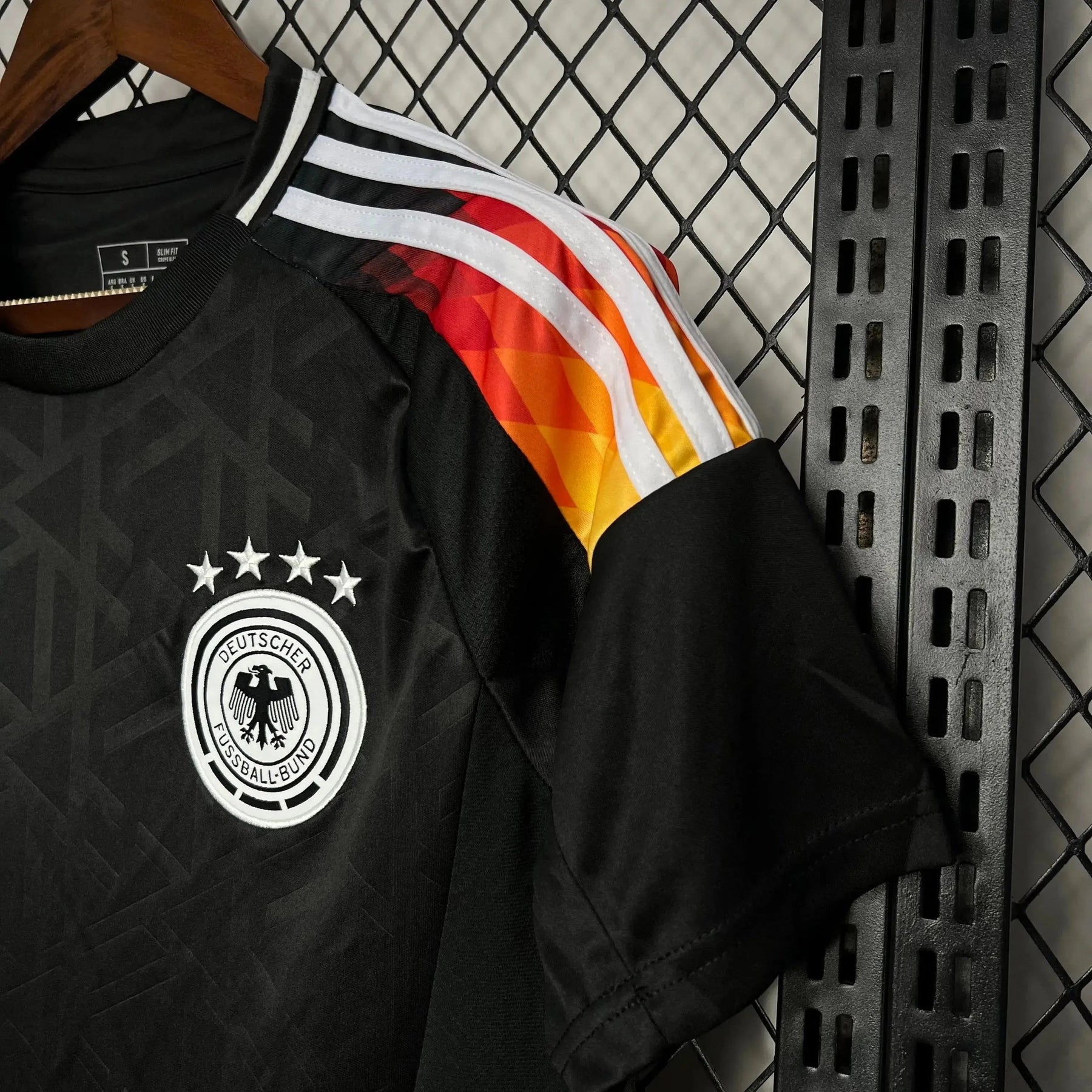 "Camisa Alemanha Edição Especial Home 24/25 - Torcedor Masculina Preta - Netmantos"