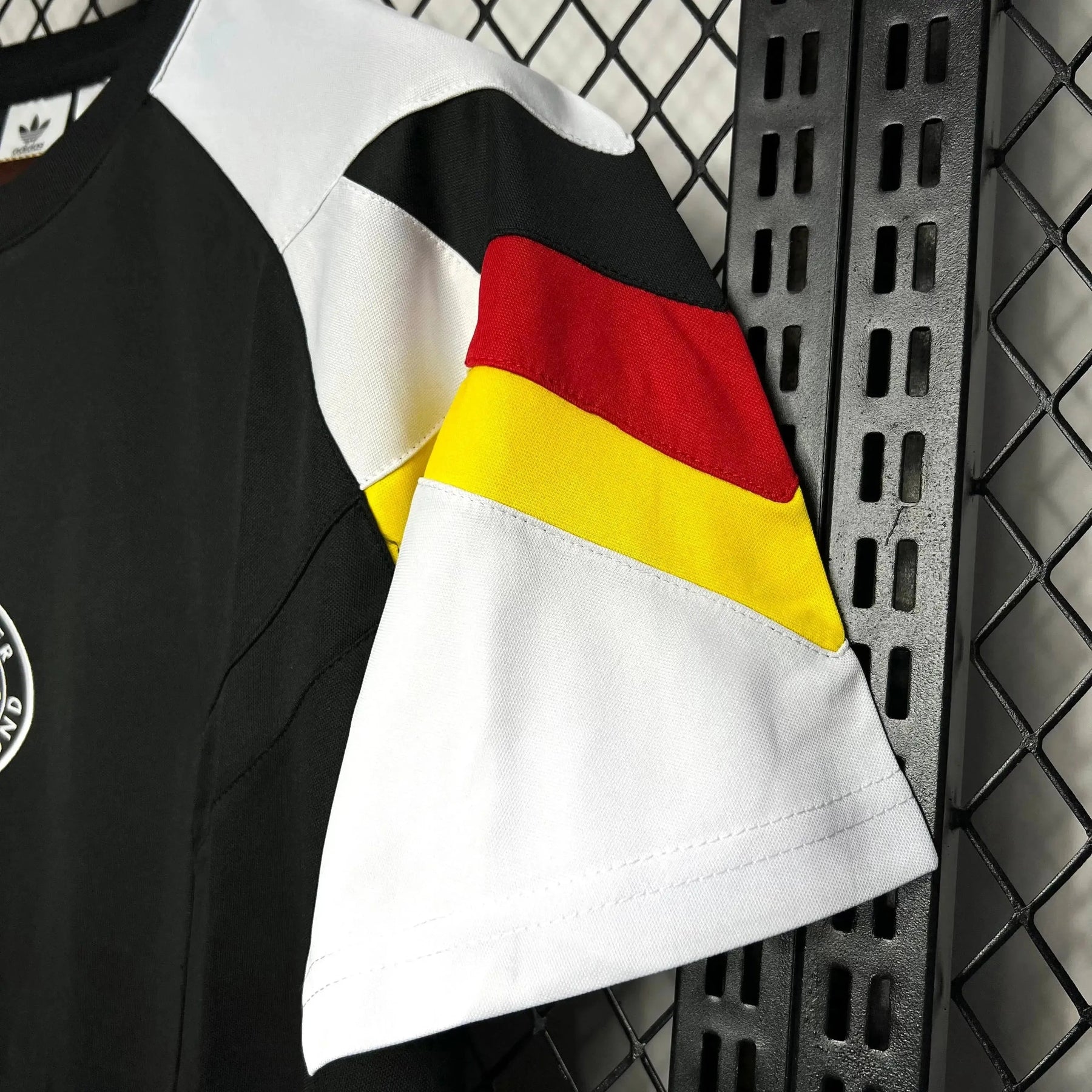 "Camisa Alemanha Pré-Jogo 24/25 - Torcedor Masculina Preta - Netmantos"