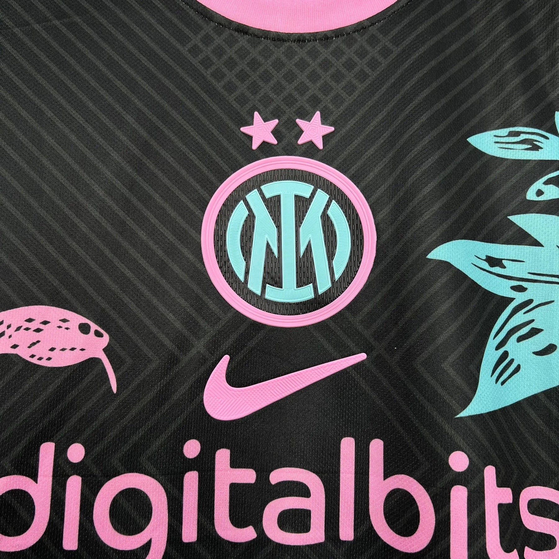 "Camisa Inter de Milão Edição Especial 24/25 - Torcedor Masculina Dragão Preta e Rosa - Netmantos"
