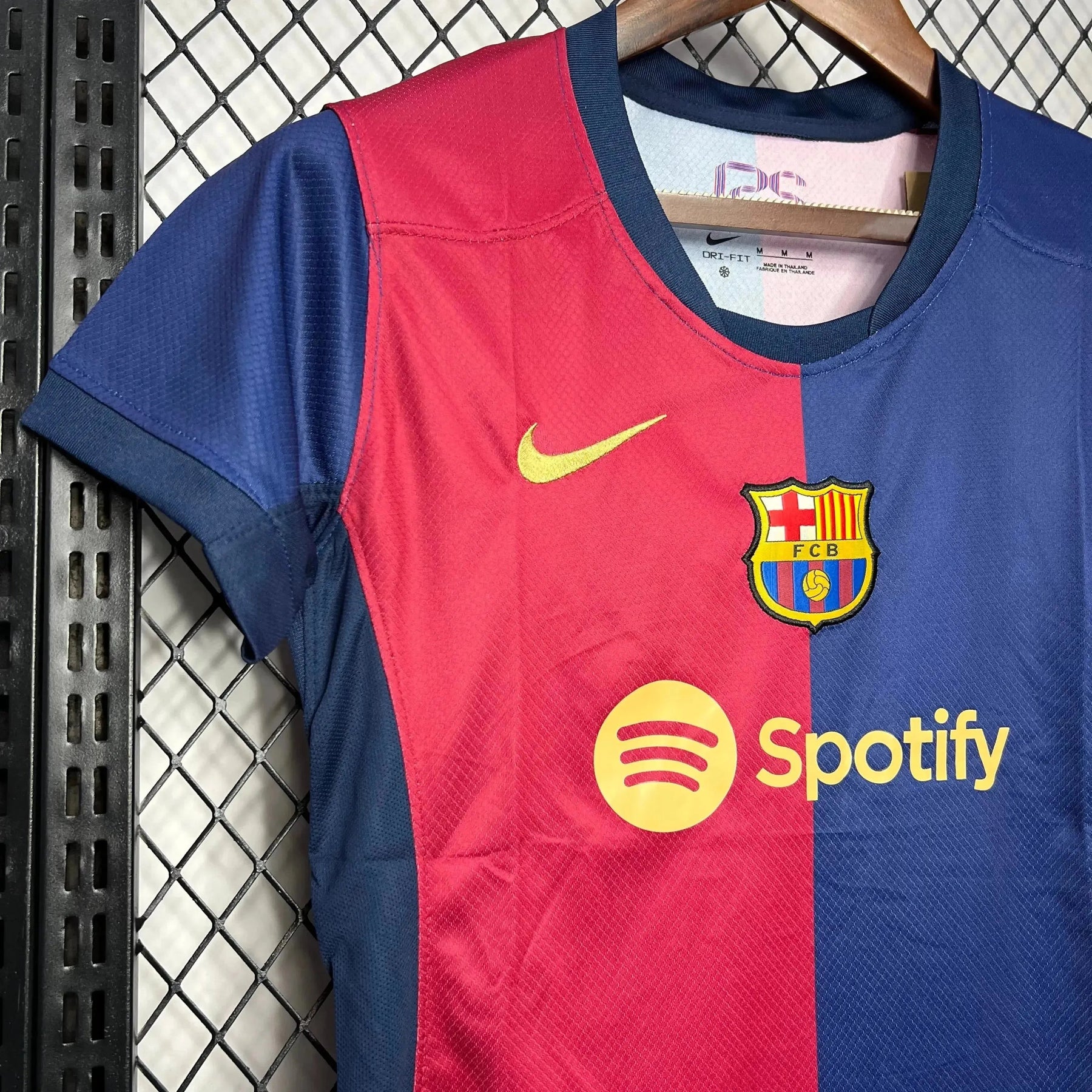 "Camisa Barcelona Home 24/25- Torcedor Feminina - Netmantos"
