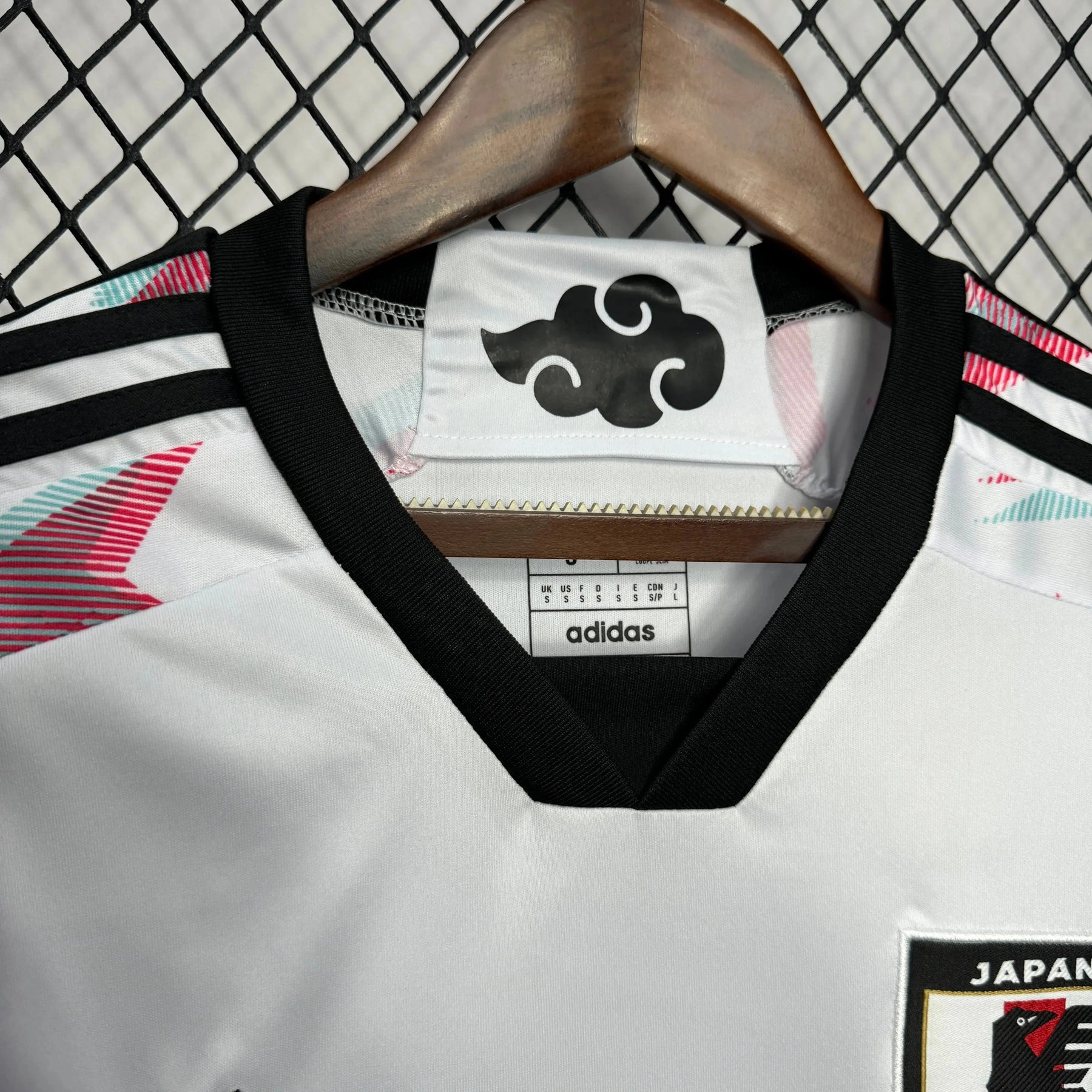 "Camisa Japão Edição Uchiha Itachi 24/25 - Torcedor Masculina Branca - Netmantos"