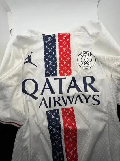 "Camisa PSG x Louis Vuitton 23/24 - Jogador Masculina Branca - Netmantos"