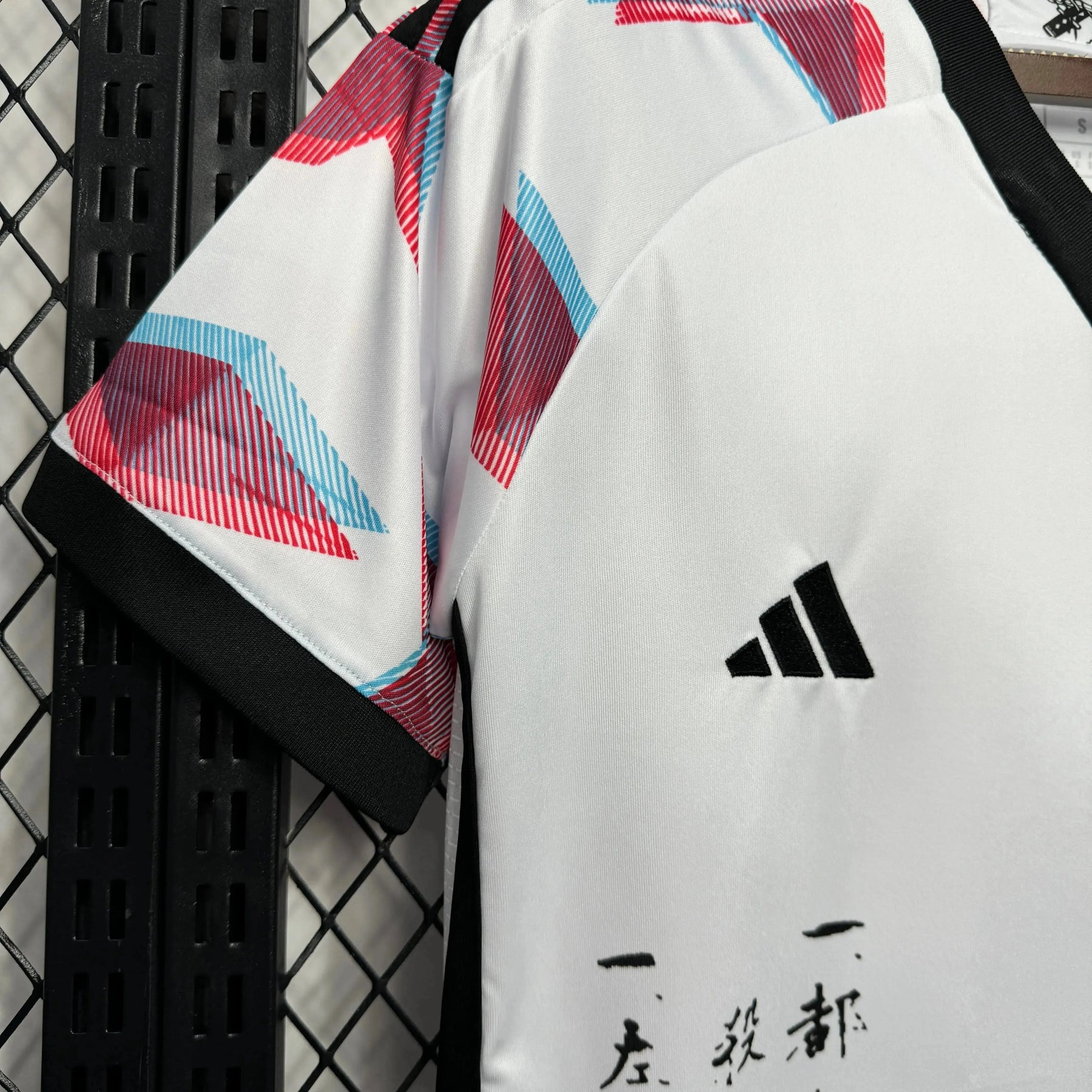"Camisa Japão Edição Roronoa Zoro 24/25 - Torcedor Masculina Branca - Netmantos"