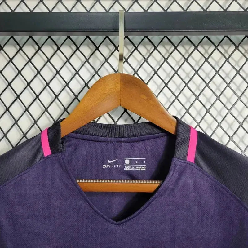 "Camisa Barcelona Guest Retrô 2016/17- Torcedor Masculina Roxa Manga Longa - Netmantos"