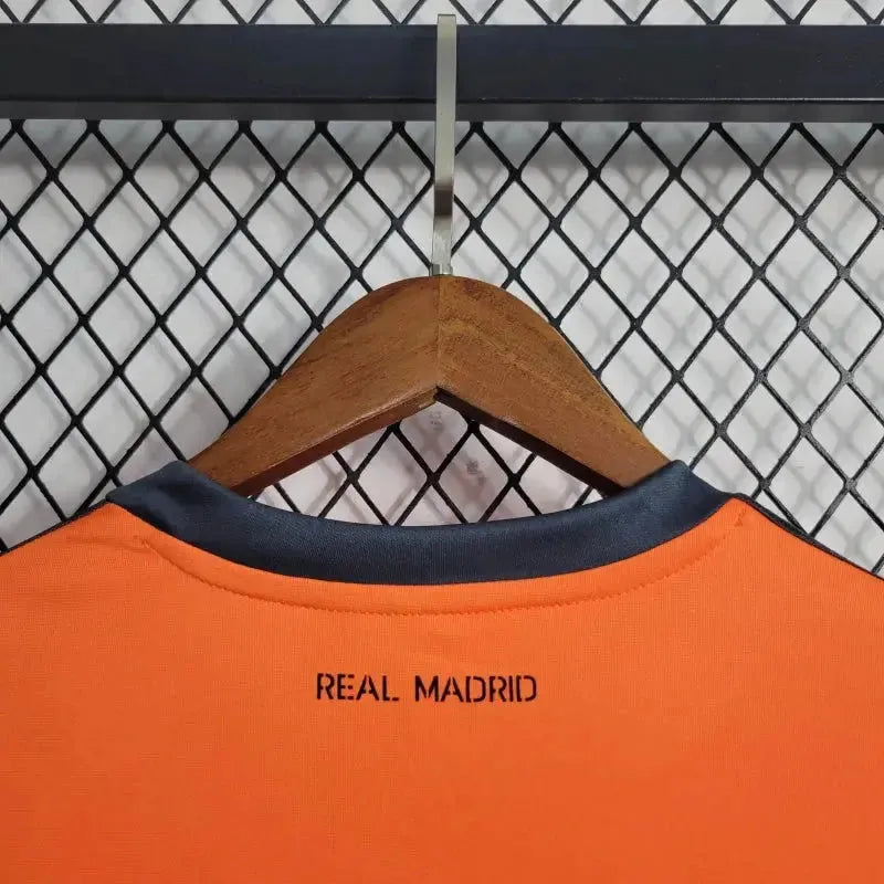"Camisa Real Madrid Away 2 Retrô 2013/14 - Torcedor Masculina Laranja Manga Longa - Netmantos"