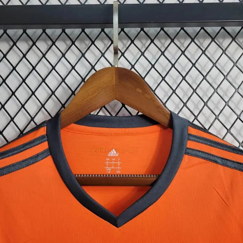 "Camisa Real Madrid Away 2 Retrô 2013/14 - Torcedor Masculina Laranja Manga Longa - Netmantos"