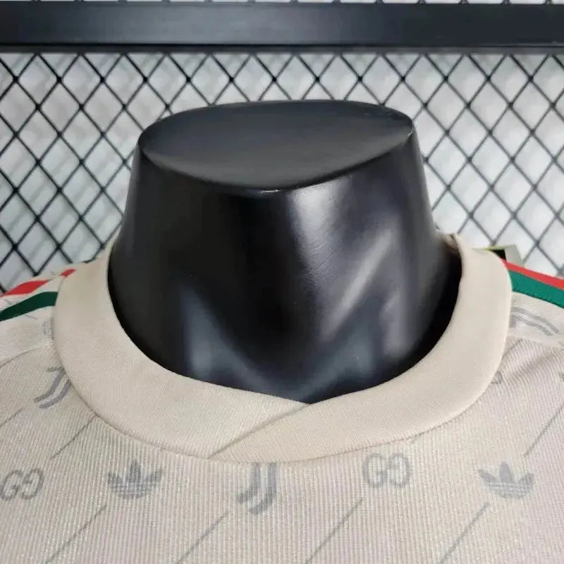 "Camisa Juventus Edição Especial Gucci 24/25 - Jogador Masculina Bege - Netmantos"