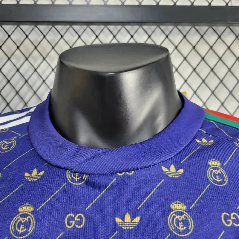 "Camisa Real Madrid Edição Especial Gucci 24/25 - Jogador Masculina Roxa - Netmantos"