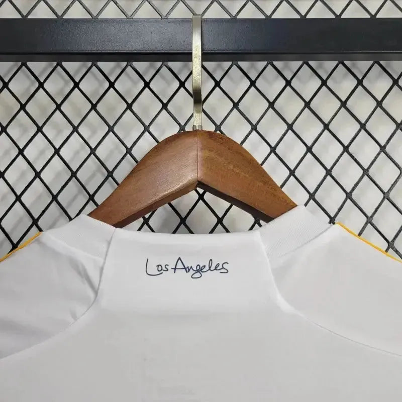 "Camisa LA Galaxy Home 24/25 - Torcedor Masculina Branca e Amarela - Netmantos"