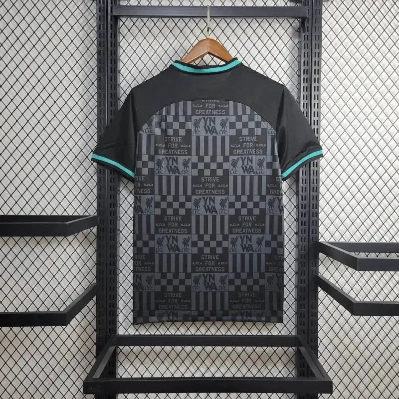 "Camisa Liverpool x Lebron James 24/25 - Torcedor Masculina Preta e Dourada - Netmantos"