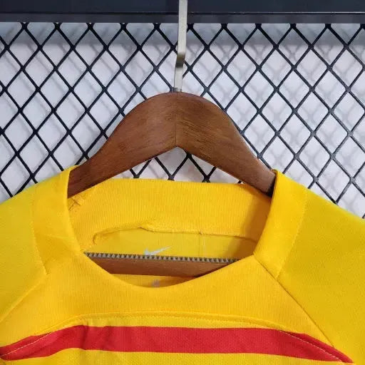 "Camisa Barcelona Away IV 23/24 - Torcedor Infantil Amarela - Netmantos"