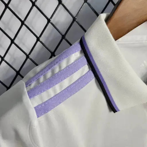 "Camisa Real Madrid Home 22/23 - Torcedor Infantil Branca e Roxa - Netmantos"