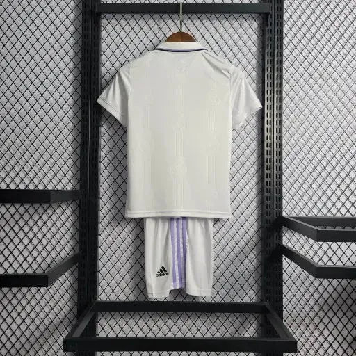"Camisa Real Madrid Home 22/23 - Torcedor Infantil Branca e Roxa - Netmantos"