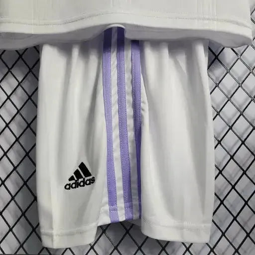 "Camisa Real Madrid Home 22/23 - Torcedor Infantil Branca e Roxa - Netmantos"
