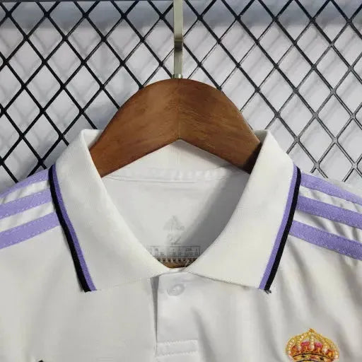 "Camisa Real Madrid Home 22/23 - Torcedor Infantil Branca e Roxa - Netmantos"