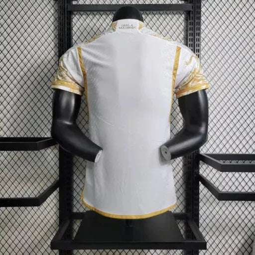 "Camisa Real Madrid Edição Especial 23/24 - Jogador Masculina Branca e Dourada - Netmantos"