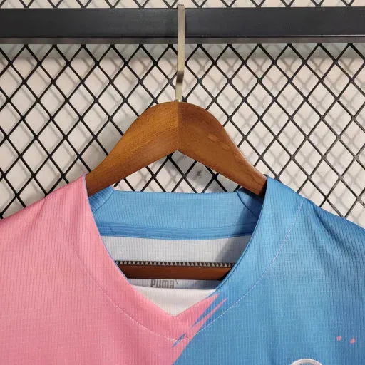 "Camisa Palmeiras Edição Comemorativa 23/24 - Torcedor Masculina Azul e Rosa - Netmantos"
