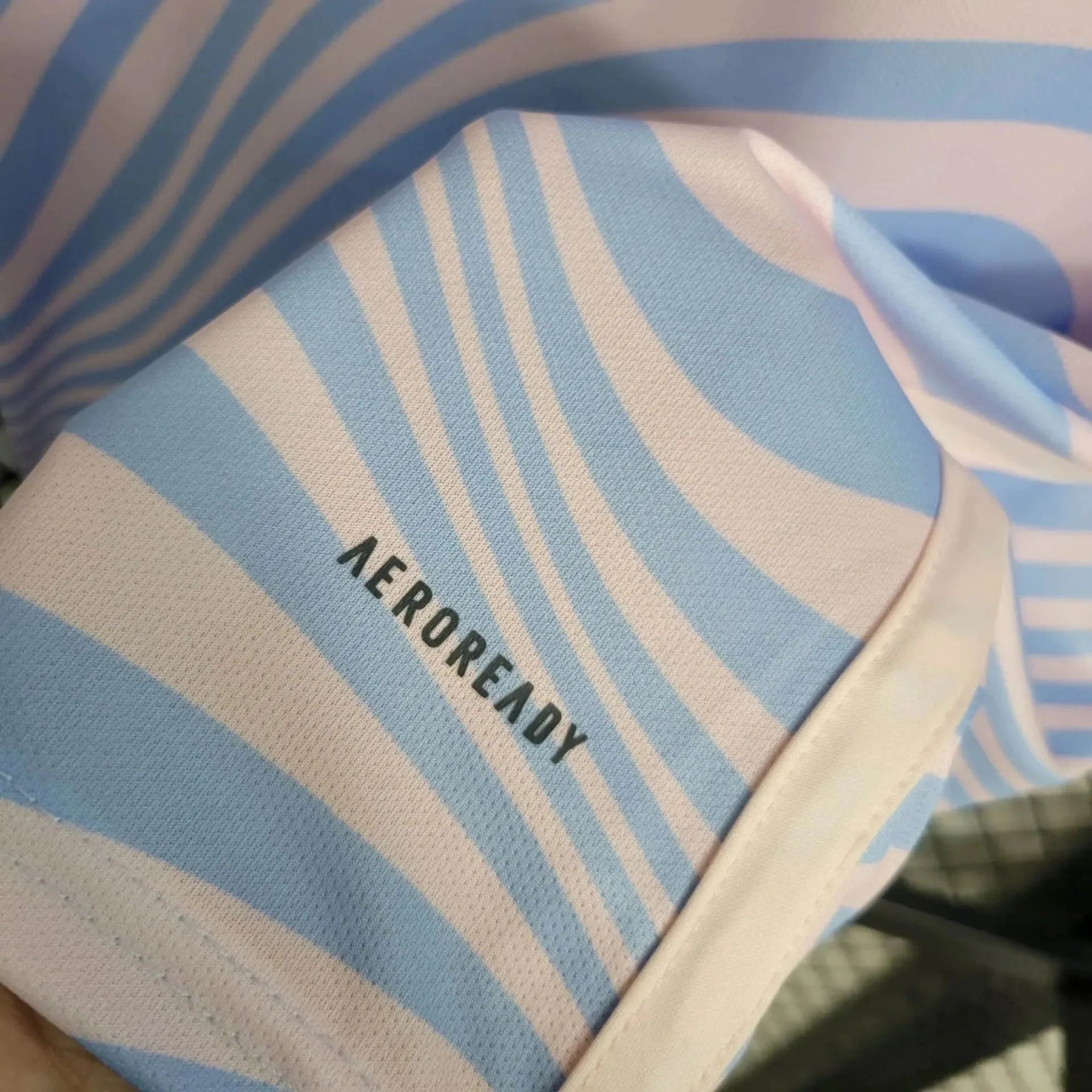 "Camisa Arsenal Treino 23/24 - Torcedor Masculina Azul e Rosa - Netmantos"