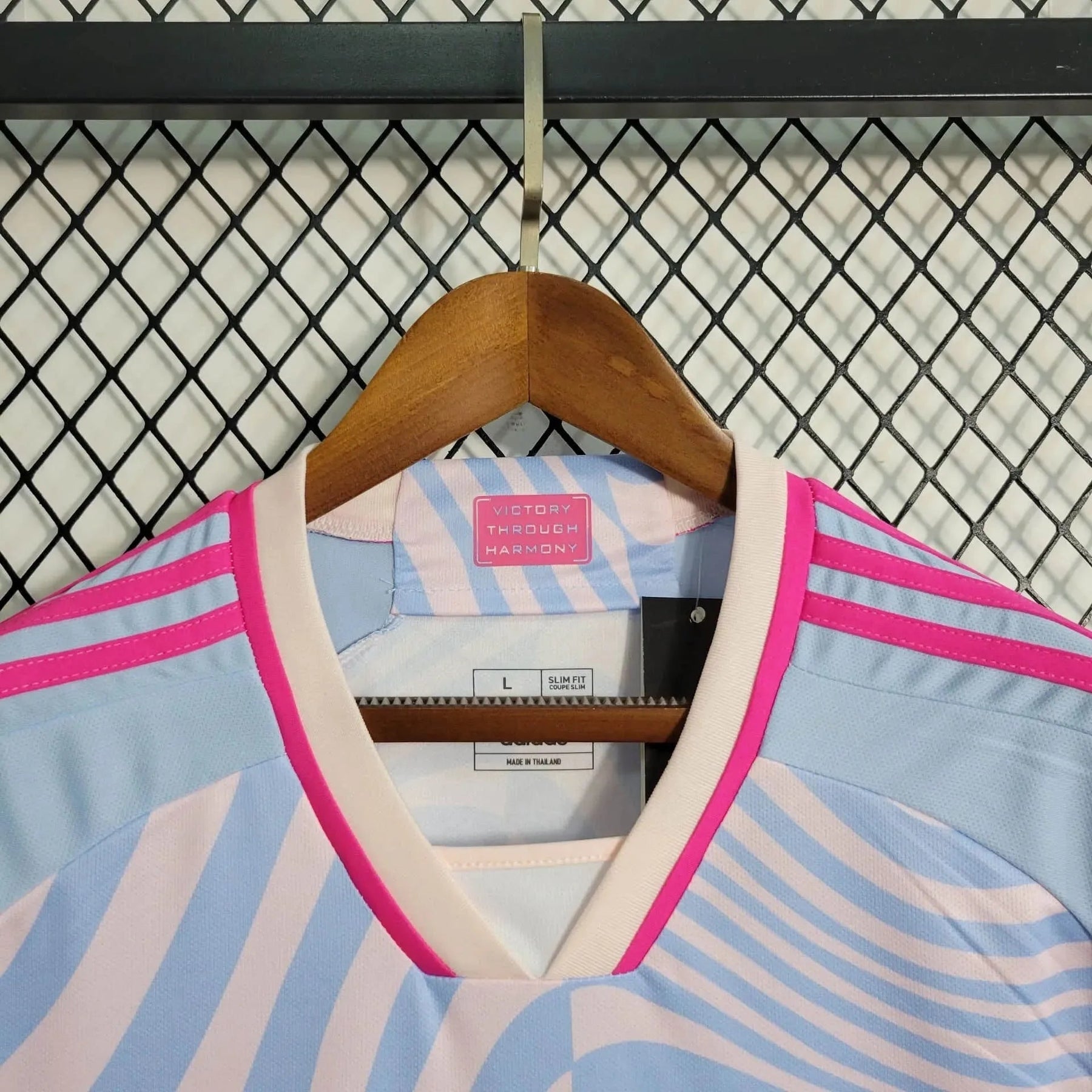 "Camisa Arsenal Treino 23/24 - Torcedor Masculina Azul e Rosa - Netmantos"
