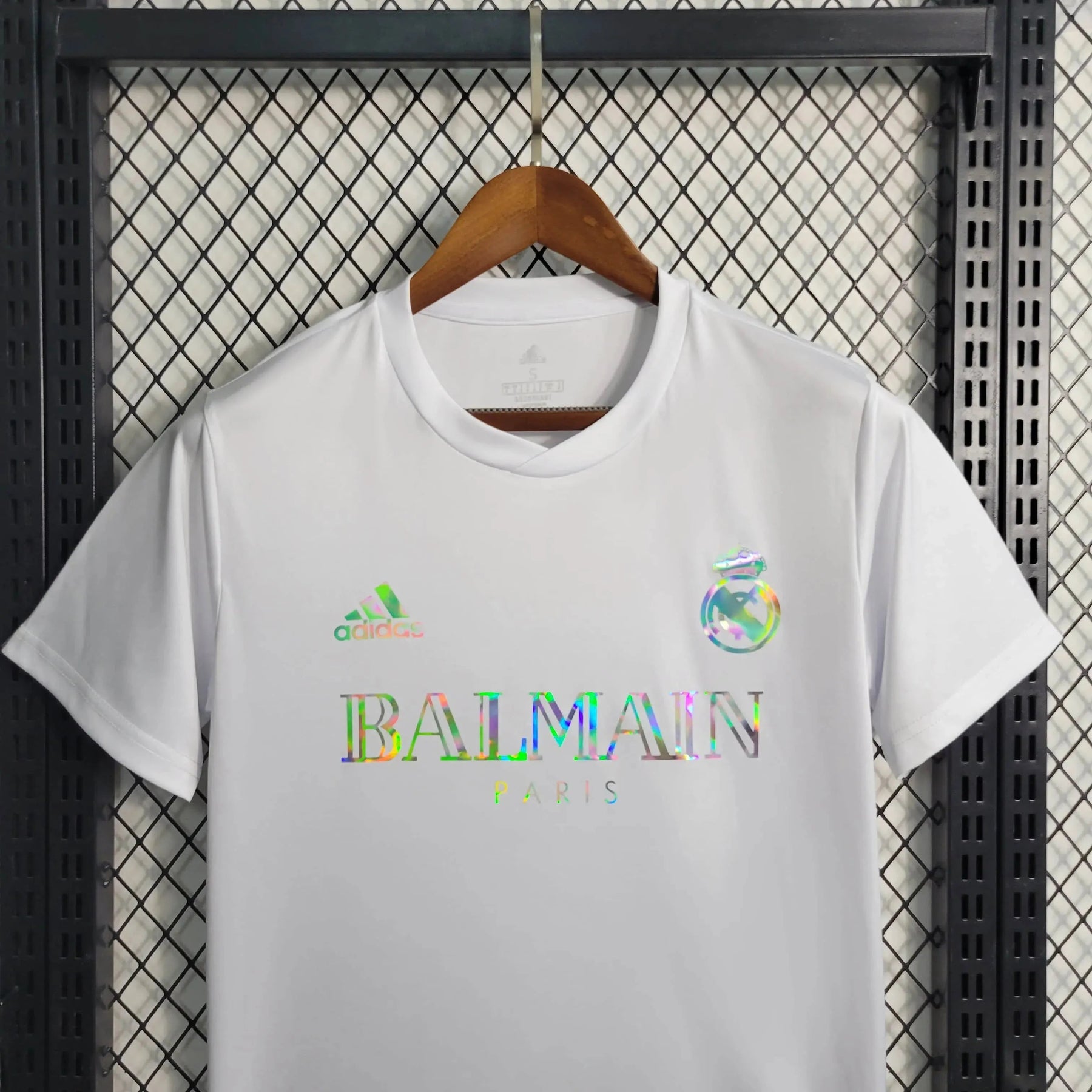 "Camisa Real Madrid BALMAIN 23/24 - Torcedor Masculina Refletiva Branca - Netmantos"
