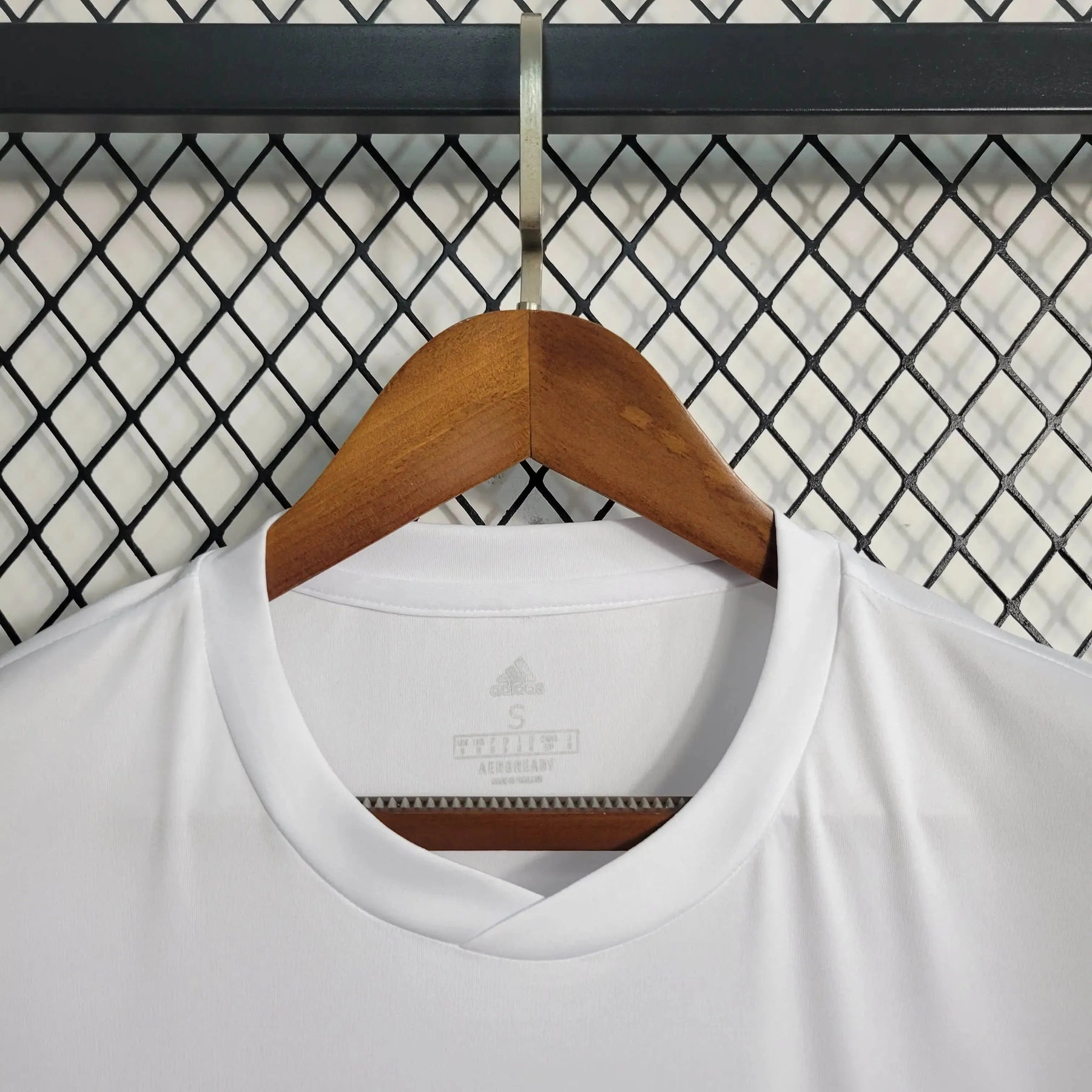 "Camisa Real Madrid BALMAIN 23/24 - Torcedor Masculina Refletiva Branca - Netmantos"
