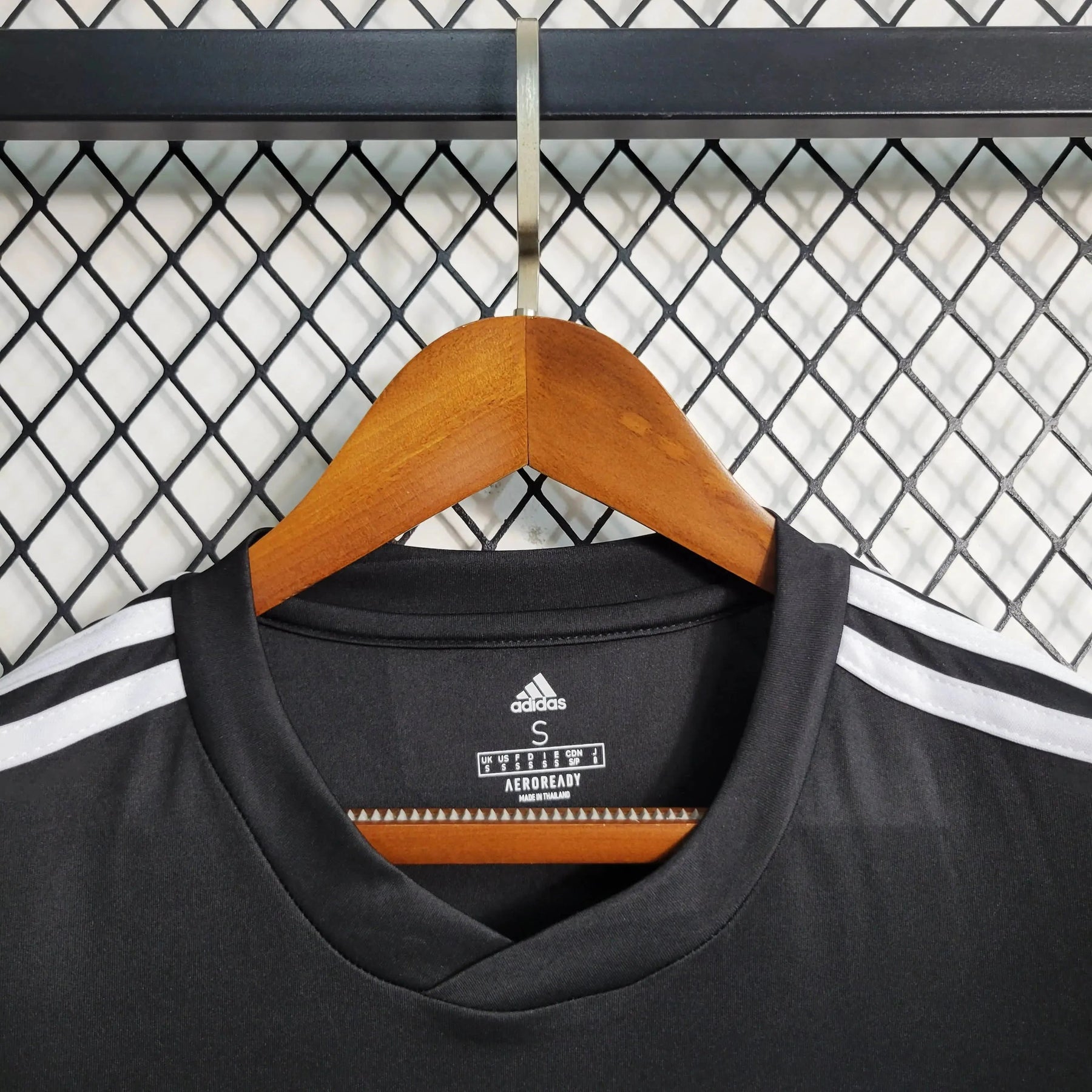 "Camisa Real Madrid BALMAIN 23/24 - Torcedor Masculina Refletiva Preta - Netmantos"