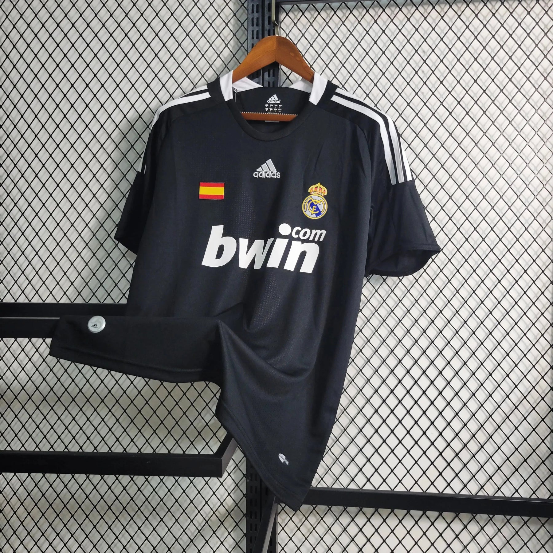 "Camisa Real Madrid Retrô Away 2008/09 - Torcedor Masculina Preta - Netmantos"