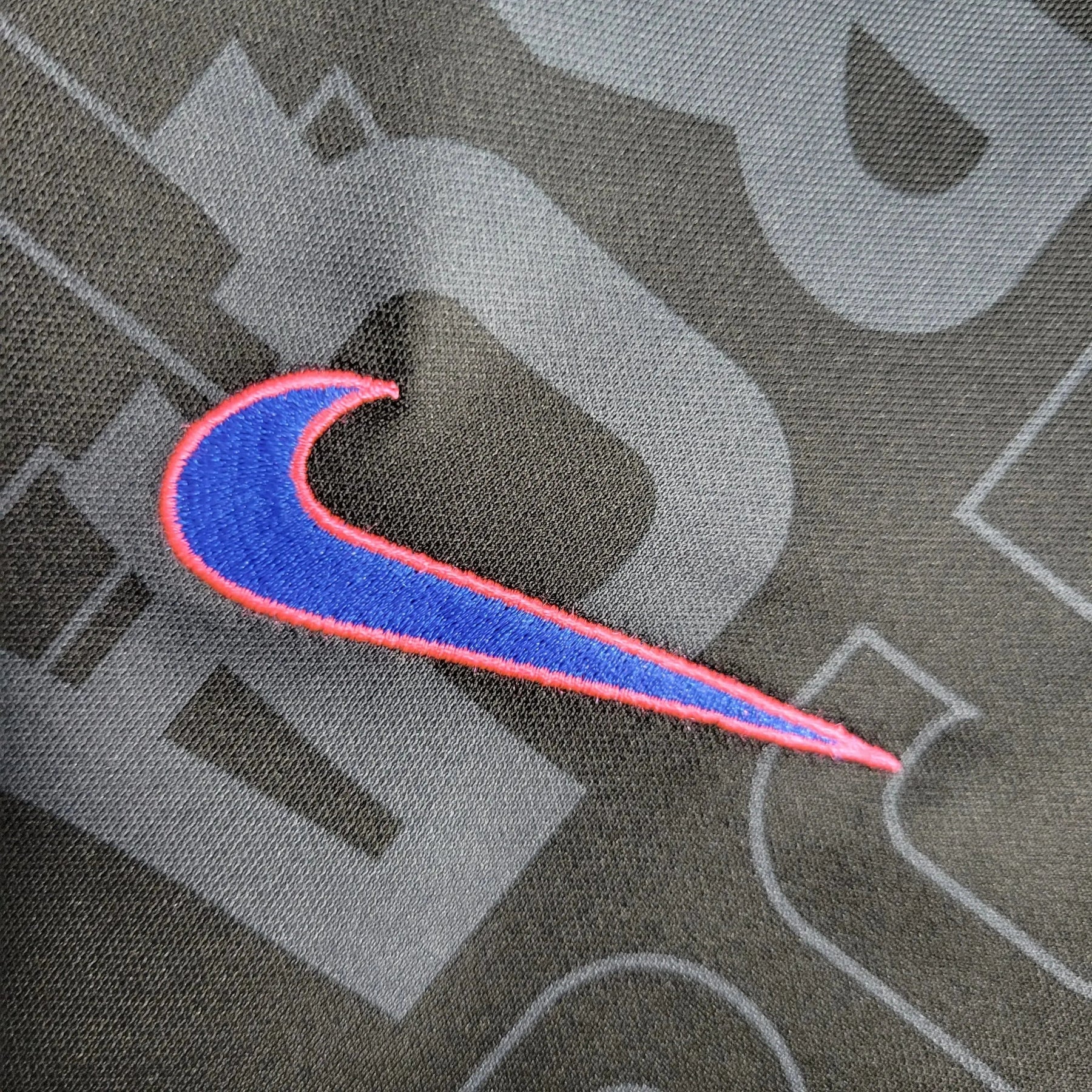 "Camisa Barcelona Treino 2022 - Torcedor Masculina Preta e Roxa - Netmantos"
