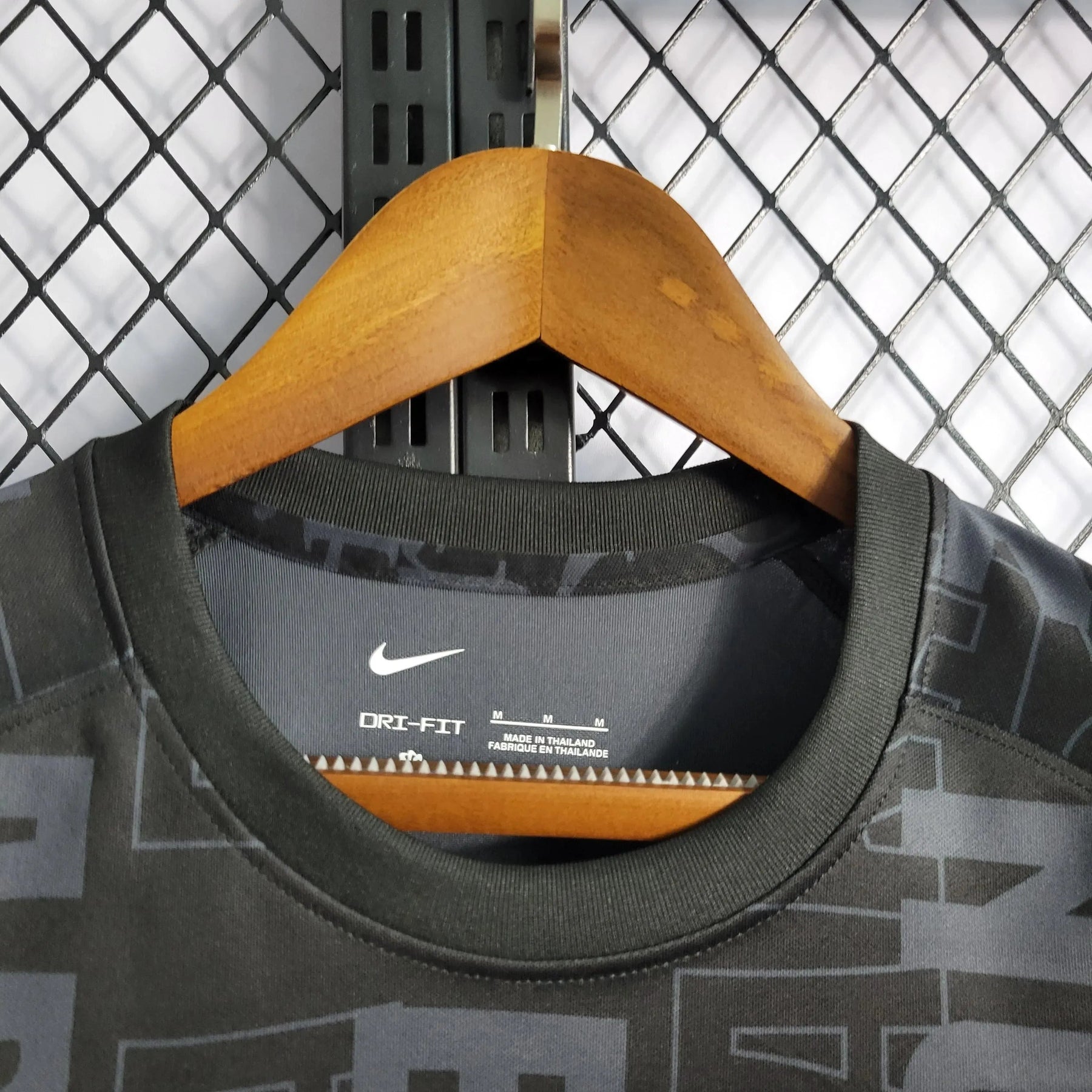 "Camisa Barcelona Treino 2022 - Torcedor Masculina Preta e Roxa - Netmantos"