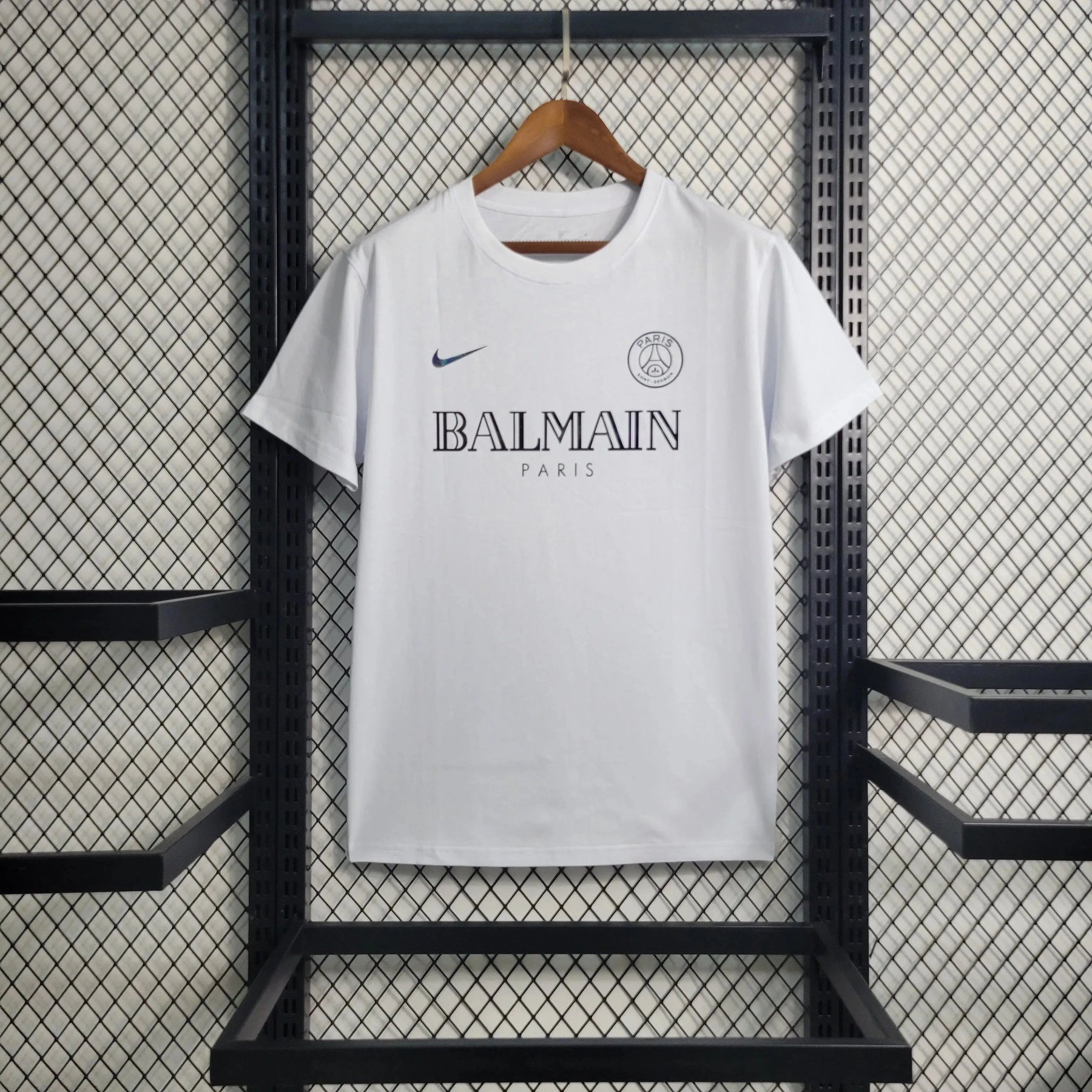 "Camisa PSG Refletiva 23/24 - Torcedor Masculina BALMAIN Branca - Netmantos"