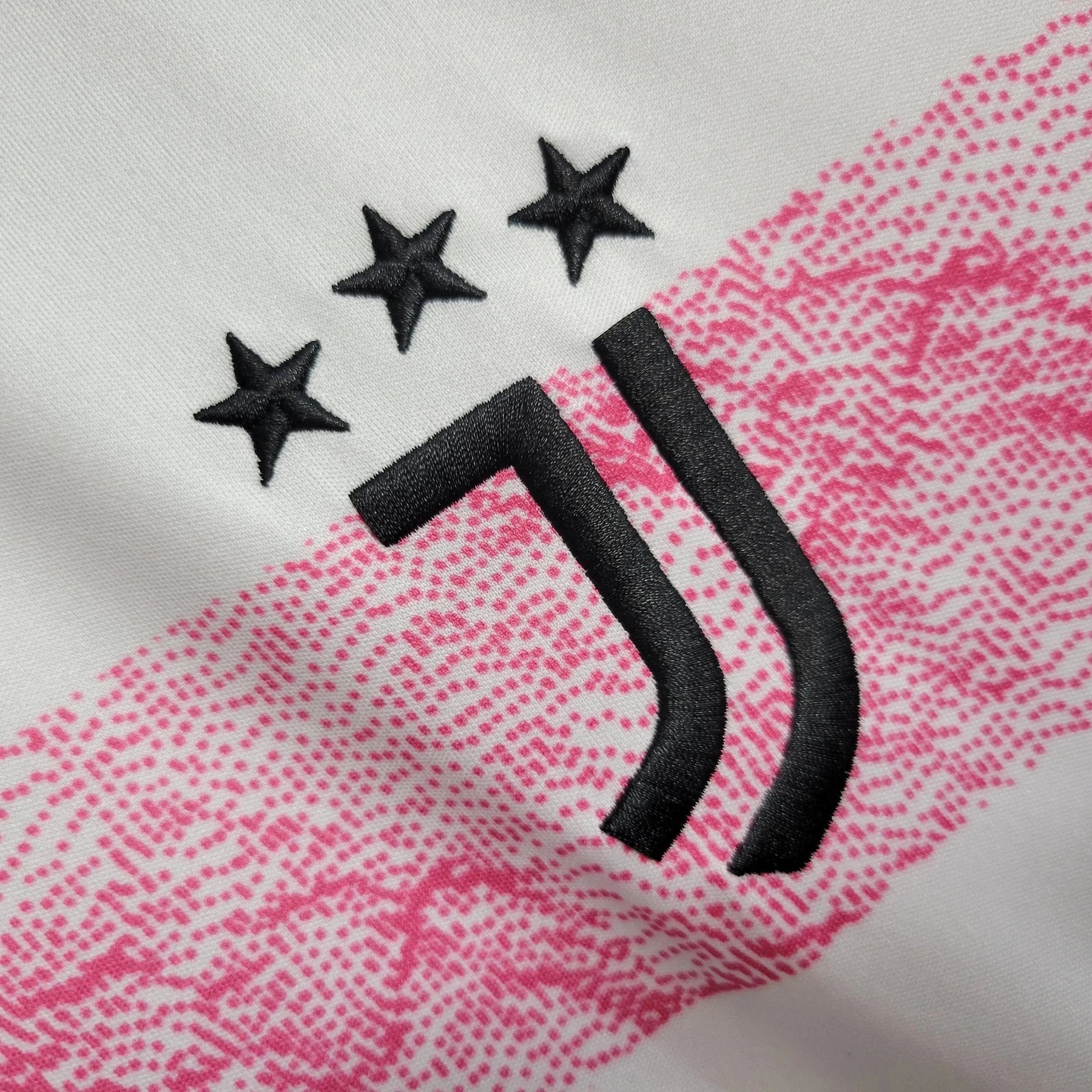 "Camisa Juventus Away 23/24 - Torcedor Masculina Branca e Rosa - Netmantos"
