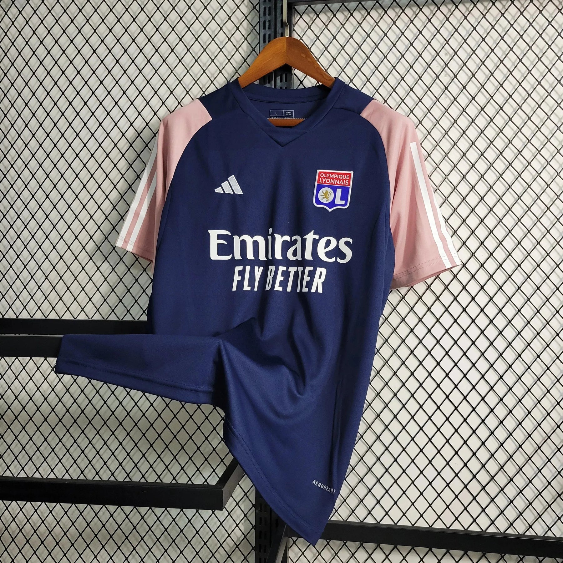 "Camisa Lyon Treino 23/24 - Torcedor Masculina Azul e Rosa - Netmantos"